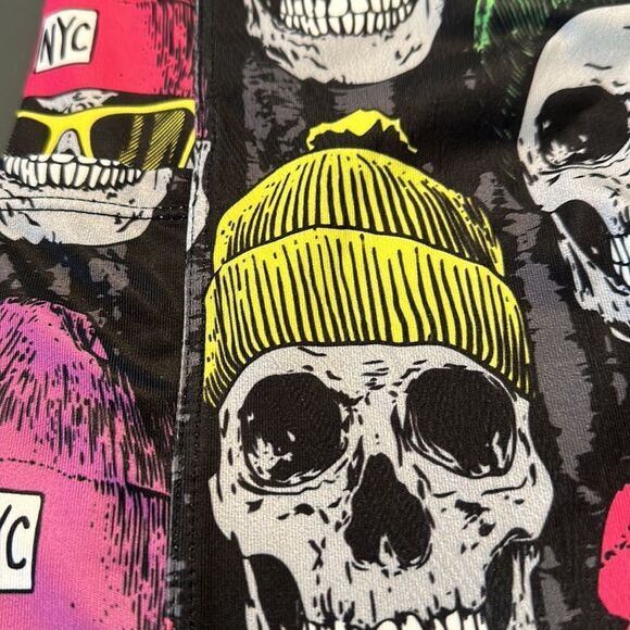NWT-CM FASHIONS NYC SKULL LEGGINGS - Picture 5 of 6